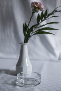 Vase, ashtray, Tablecloth (130 cm x 320 cm)